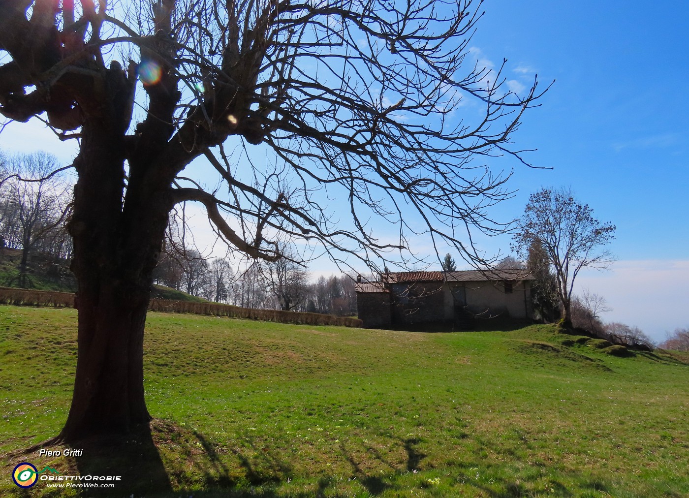 26 Cascina nella radura prativa .JPG